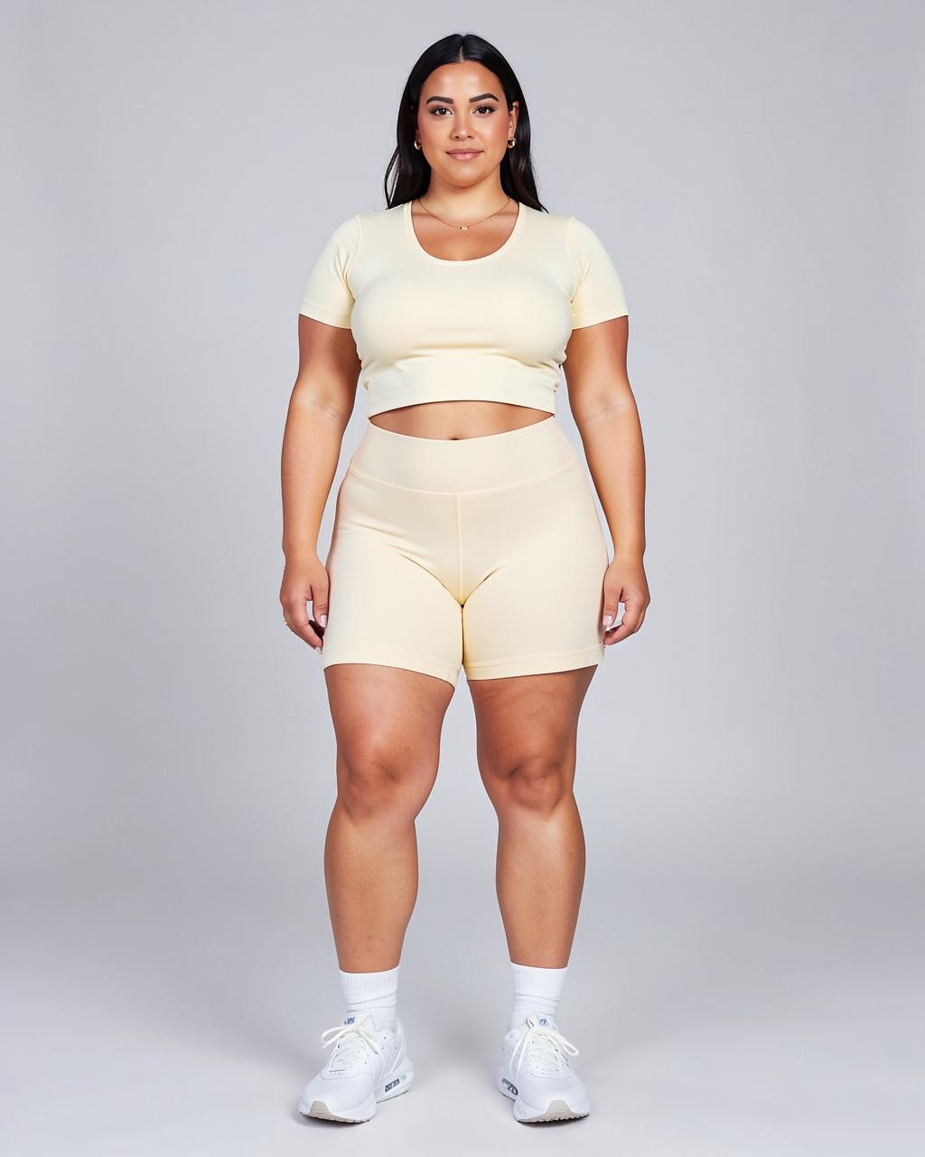 creme short, voorkant